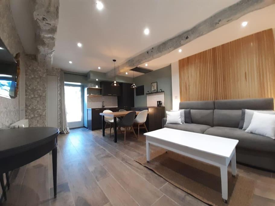 Studio Meuble Avec Terrasse Axe Rennes Saint Malo La Baussaine エクステリア 写真