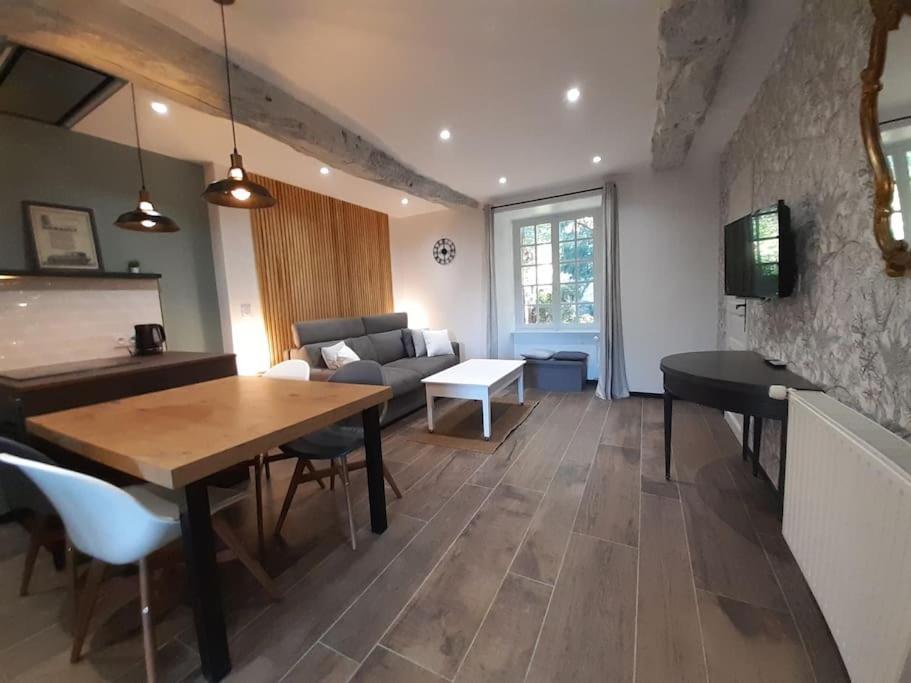 Studio Meuble Avec Terrasse Axe Rennes Saint Malo La Baussaine エクステリア 写真